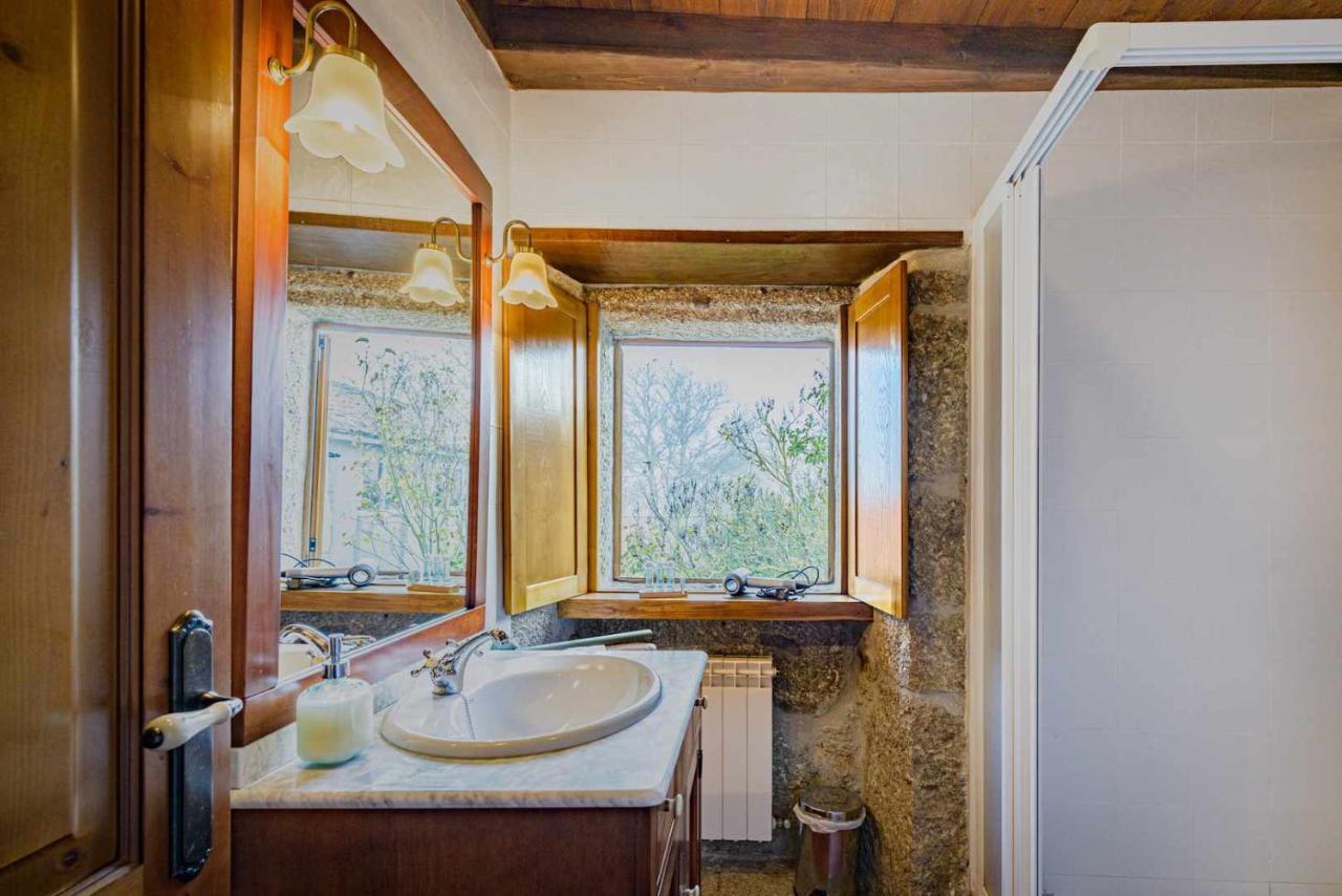 Casa Das Xacias Ribeira Sacra A Airoa  ภายนอก รูปภาพ